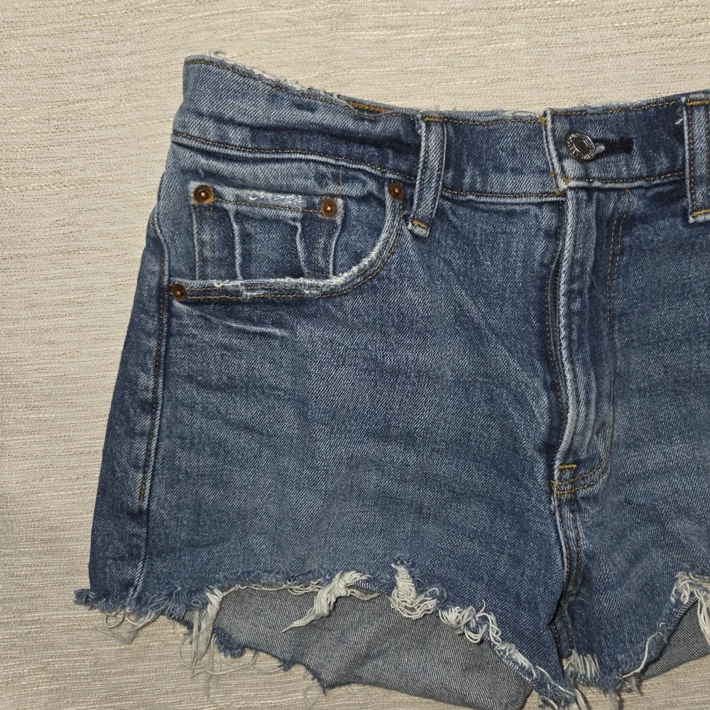 Abercrombie & Fitch Mid Rise Denim Shorts-distressed size 2 - Picture 5 of 9